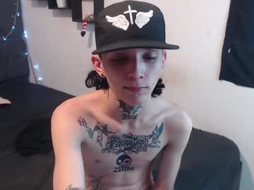 Profile of latins_boys_20