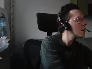 horny_pole