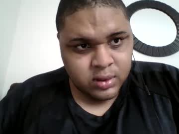 Hugehome32 — Chaturbate male cam model