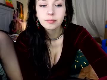 Dawnwillow — Chaturbate female cam model