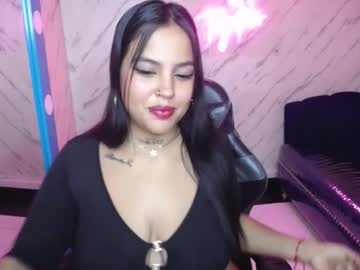 Mia_Kary_V January 04, 2025