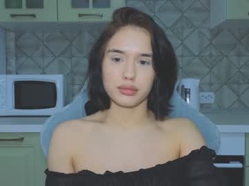 Mia__Lunaa February 04, 2025