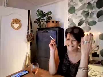 Frau_Nina August 29, 2025
