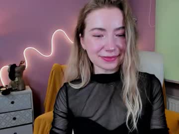Mia_Luxx92 September 17, 2025