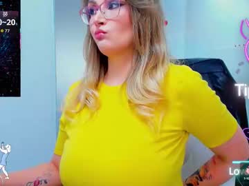 Evelyne_Rose September 25, 2025