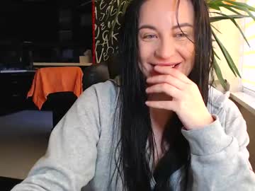 Effy_M October 03, 2025