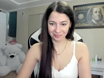 Hailey_Beauty October 08, 2025