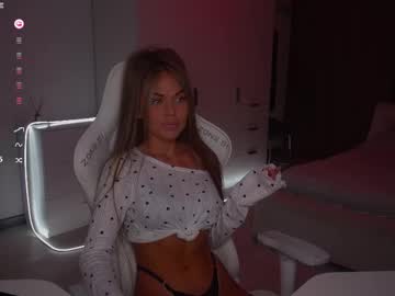 Evelina_Fox October 22, 2025
