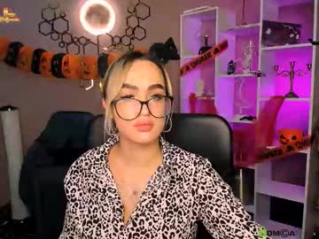 Madam_Ulis November 04, 2025
