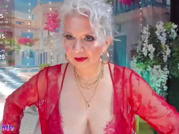 Victoria_Dior November 18, 2025