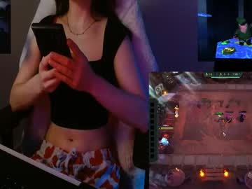 Lilythrone November 21, 2025