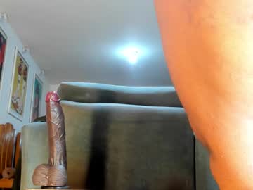 Alexislondon_ November 22, 2025