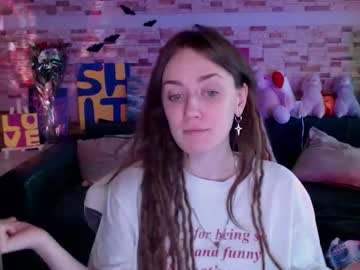 Dalia_Peach November 23, 2025