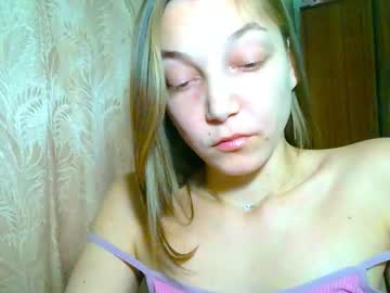 Emilly_Xkiss November 23, 2025