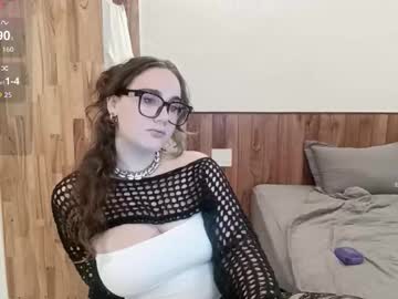 Mia_Boone November 29, 2025