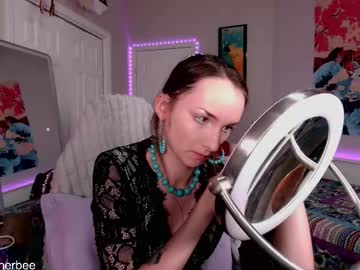 Veeweatherbee December 07, 2025