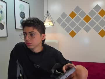 Jhoellx December 21, 2025