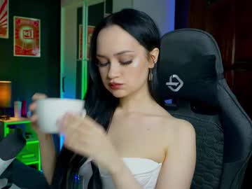 Queenaliss December 23, 2025