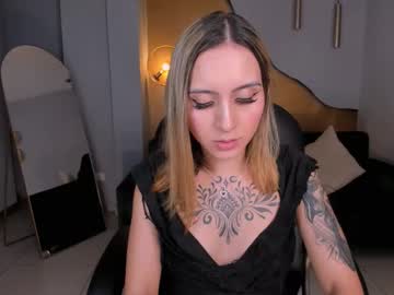 Mollysunders_ December 28, 2025