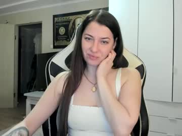 Hailey_Beauty April 04, 2026